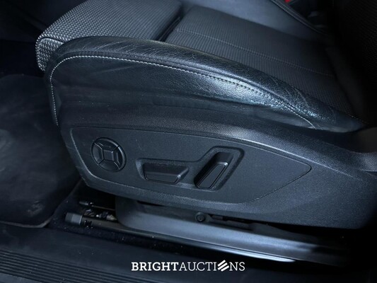 Audi Q4 e-tron 50 quattro Launch edition S Competition 77 kWh 299pk 2022 (Origineel-NL+1e eigenaar), P-122-GB