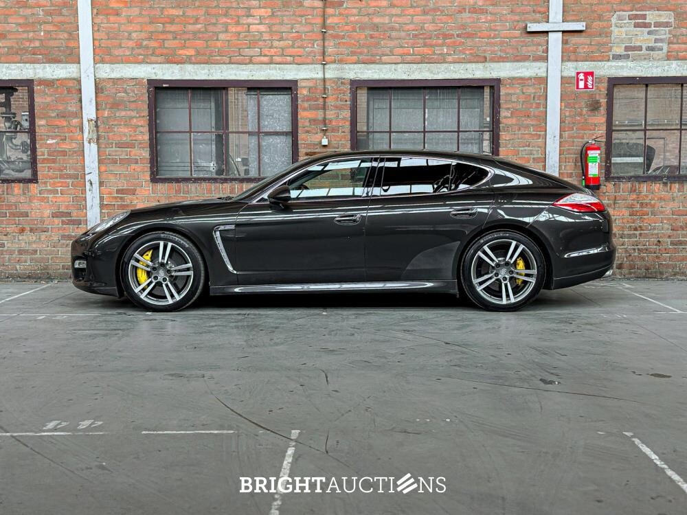 Porsche Panamera Turbo 4.8 V8 500pk 2009 Sport-Chrono, N-110-LT Youngtimer