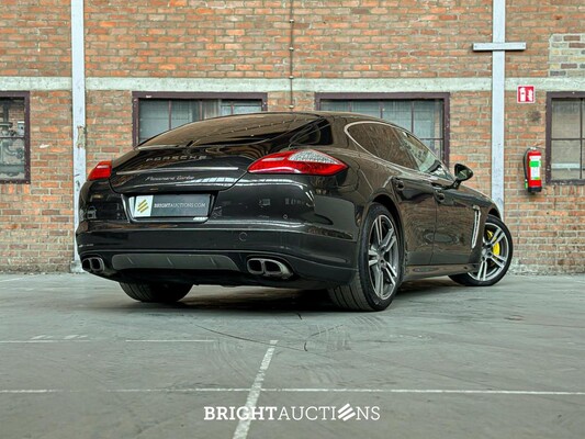 Porsche Panamera Turbo 4.8 V8 500pk 2009 Sport-Chrono, N-110-LT Youngtimer