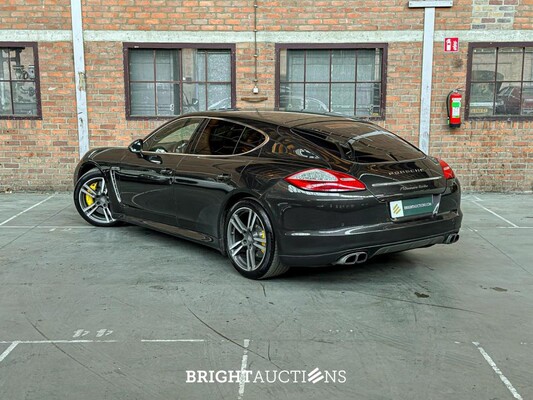 Porsche Panamera Turbo 4.8 V8 500pk 2009 Sport-Chrono, N-110-LT Youngtimer