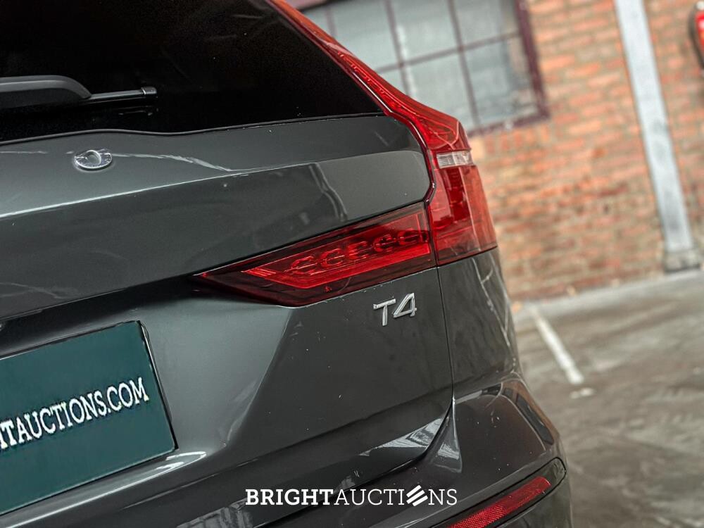 Volvo V60 2.0 T4 Momentum Proline 188pk 2019 (Origineel-NL), ZP-740-L