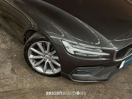Volvo V60 2.0 T4 Momentum Proline 188pk 2019 (Origineel-NL), ZP-740-L