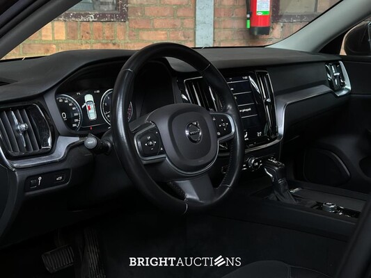 Volvo V60 2.0 T4 Momentum Proline 188pk 2019 (Origineel-NL), ZP-740-L