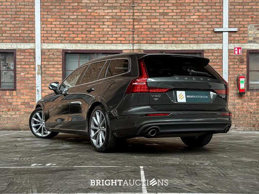 Volvo V60 2.0 T4 Momentum Proline 188pk 2019 (Origineel-NL), ZP-740-L