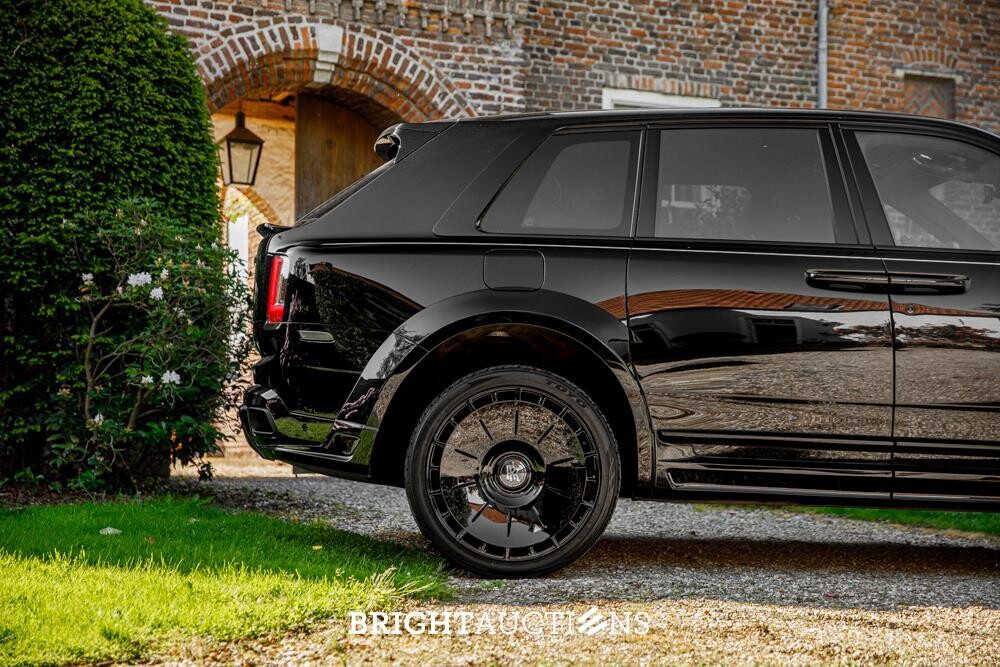 Rolls-Royce Cullinan 6.75 V12 (NOVITEC-WIDEBODY) 570pk 2021