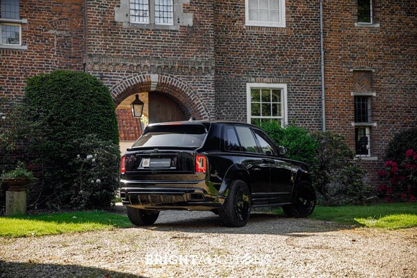 Rolls-Royce Cullinan 6.75 V12 (NOVITEC-WIDEBODY) 570pk 2021