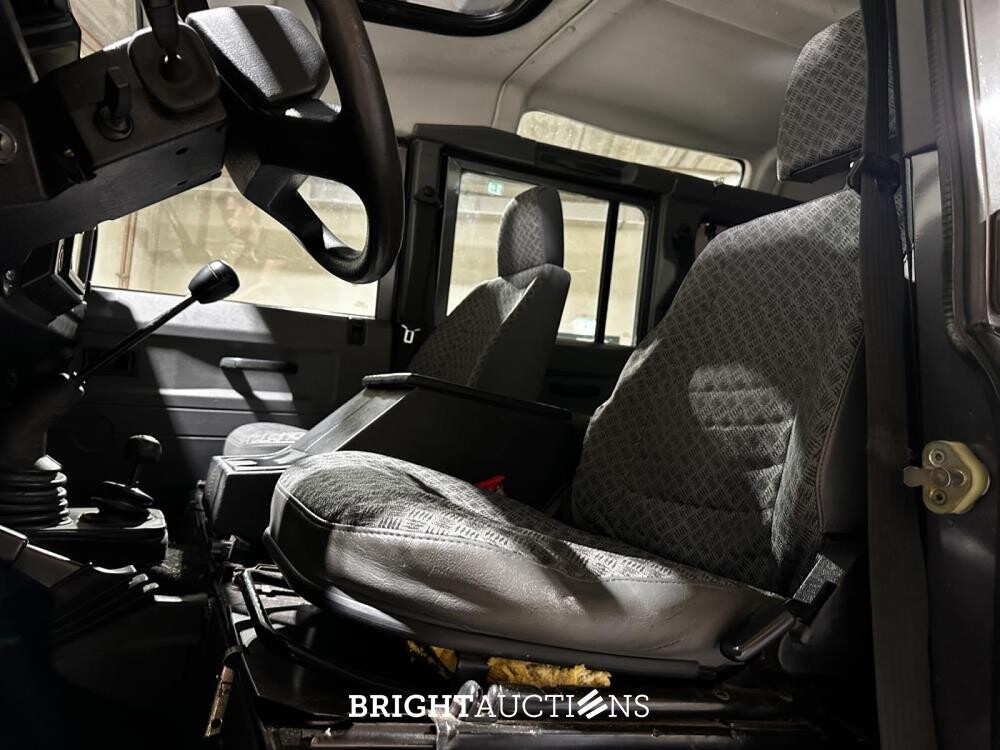 Land Rover Defender 2.5 TS5 110 SW S 122pk 2003, JRZ-71-L Youngtimer