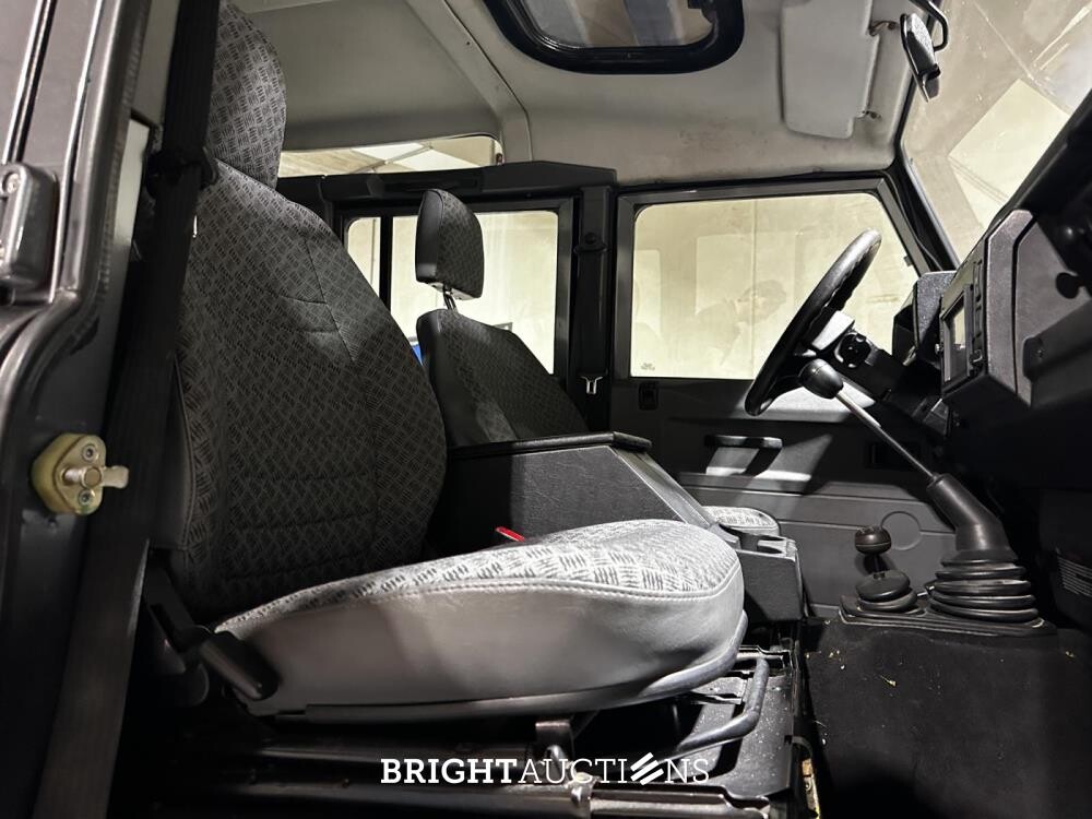 Land Rover Defender 2.5 TS5 110 SW S 122pk 2003, JRZ-71-L Youngtimer
