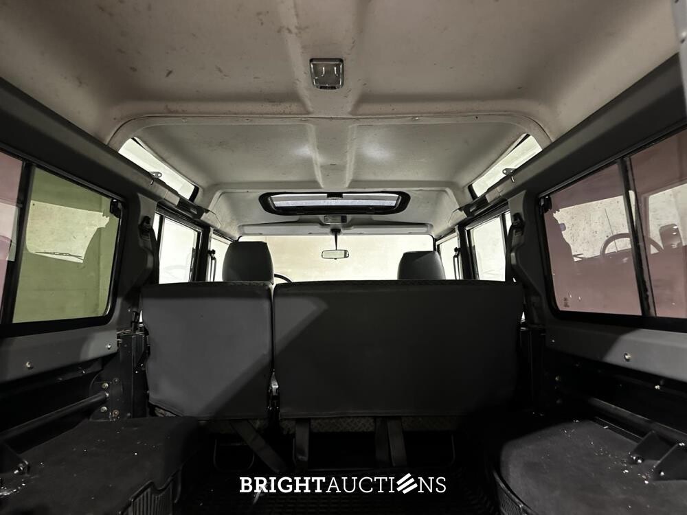 Land Rover Defender 2.5 TS5 110 SW S 122hp 2003, JRZ-71-L Youngtimer