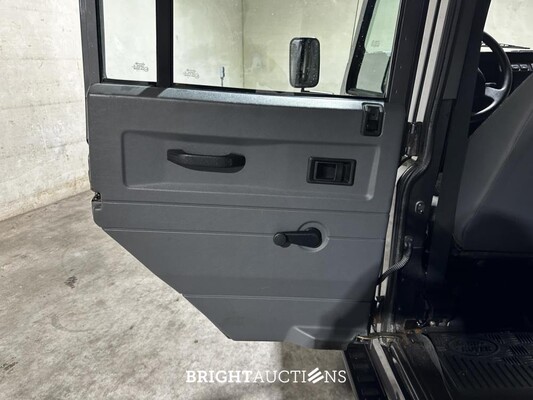 Land Rover Defender 2.5 TS5 110 SW S 122pk 2003, JRZ-71-L Youngtimer