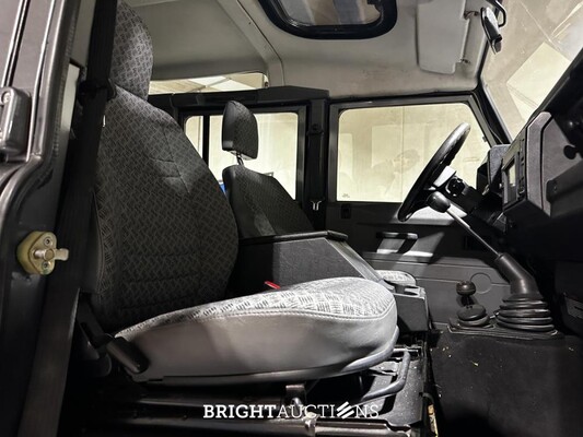 Land Rover Defender 2.5 TS5 110 SW S 122pk 2003, JRZ-71-L Youngtimer