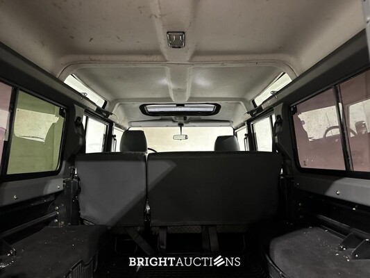 Land Rover Defender 2.5 TS5 110 SW S 122hp 2003, JRZ-71-L Youngtimer