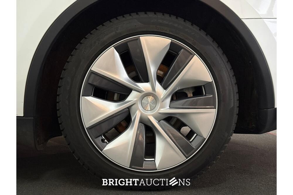 Tesla Model Y RWD 58 kWh 238pk 2024 (Origineel-NL), GDH-71-J