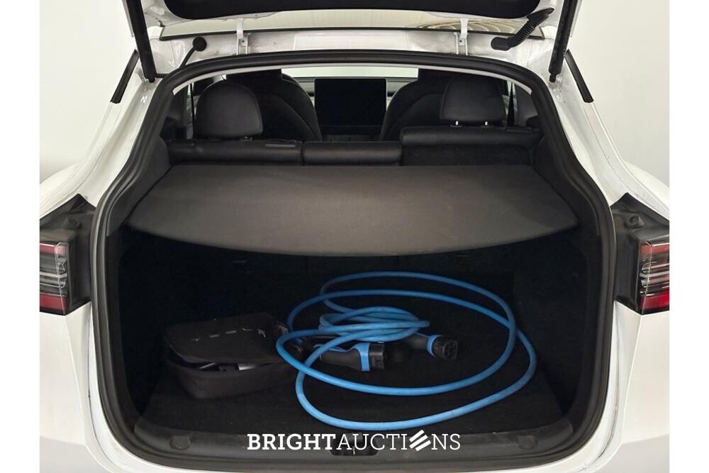 Tesla Model Y RWD 58 kWh 238pk 2024 (Origineel-NL), GDH-71-J