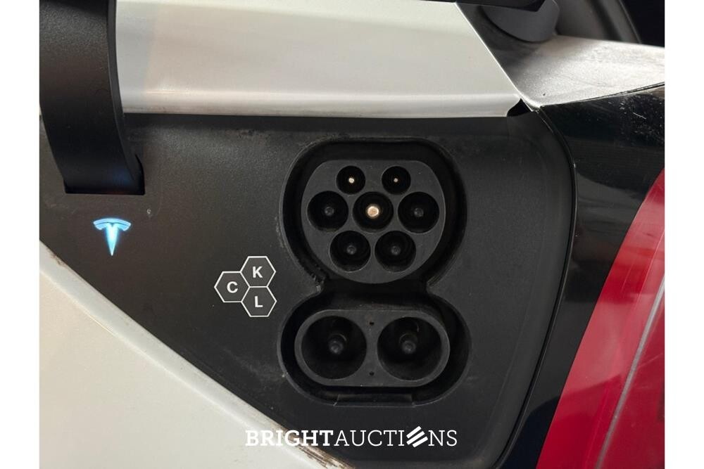 Tesla Model Y RWD 58 kWh 238pk 2024 (Origineel-NL), GDH-71-J