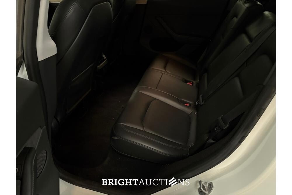 Tesla Model Y RWD 58 kWh 238pk 2024 (Origineel-NL), GDH-71-J