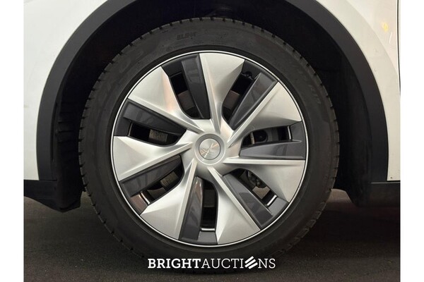 Tesla Model Y RWD 58 kWh 238pk 2024 (Origineel-NL), GDH-71-J