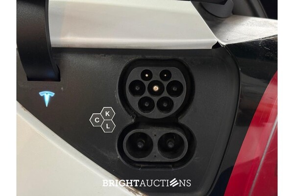 Tesla Model Y RWD 58 kWh 238pk 2024 (Origineel-NL), GDH-71-J