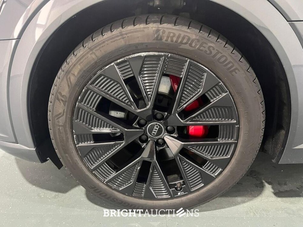 Audi Q8 e-tron 50 S Edition Quattro 95 kWh 340pk 2023 (Origineel-NL), T-275-PB