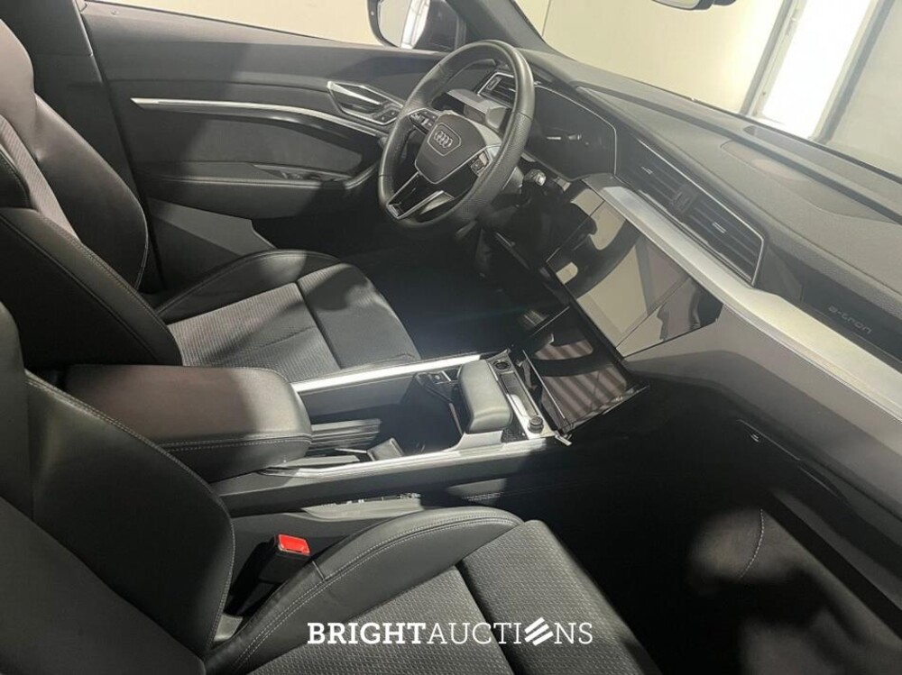 Audi Q8 e-tron 50 S Edition Quattro 95 kWh 340pk 2023 (Origineel-NL), T-275-PB