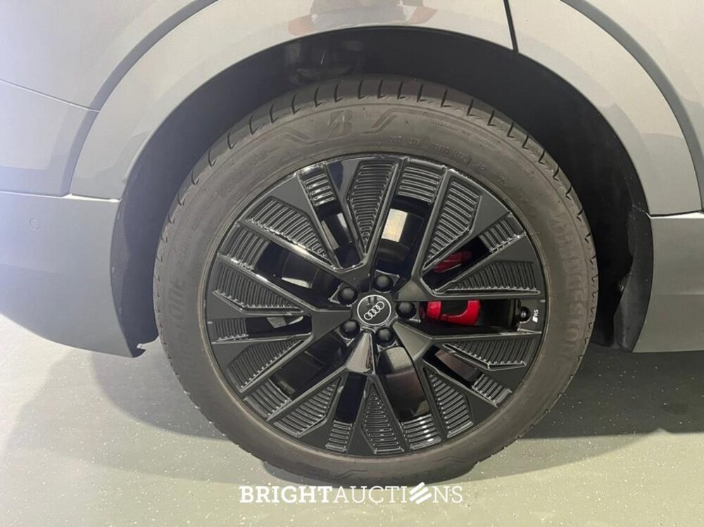 Audi Q8 e-tron 50 S Edition Quattro 95 kWh 340pk 2023 (Origineel-NL), T-275-PB