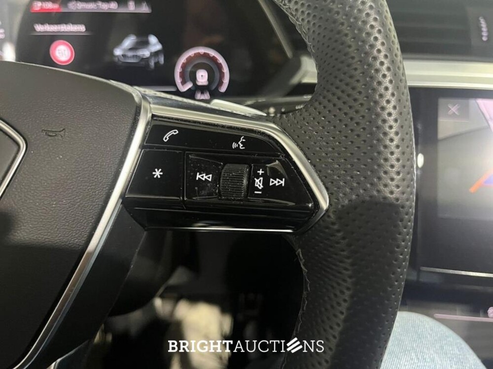 Audi Q8 e-tron 50 S Edition Quattro 95 kWh 340pk 2023 (Origineel-NL), T-275-PB