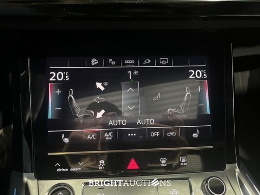 Audi Q8 e-tron 50 S Edition Quattro 95 kWh 340pk 2023 (Origineel-NL), T-275-PB