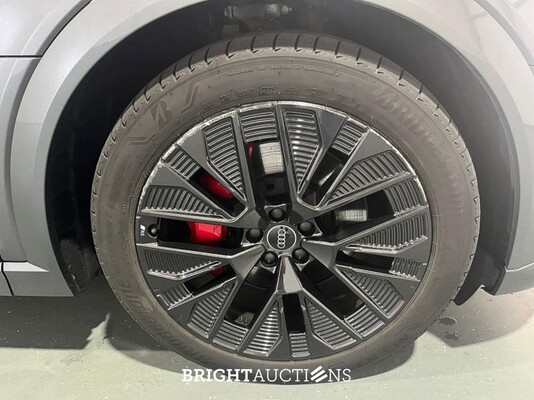 Audi Q8 e-tron 50 S Edition Quattro 95 kWh 340pk 2023 (Origineel-NL), T-275-PB