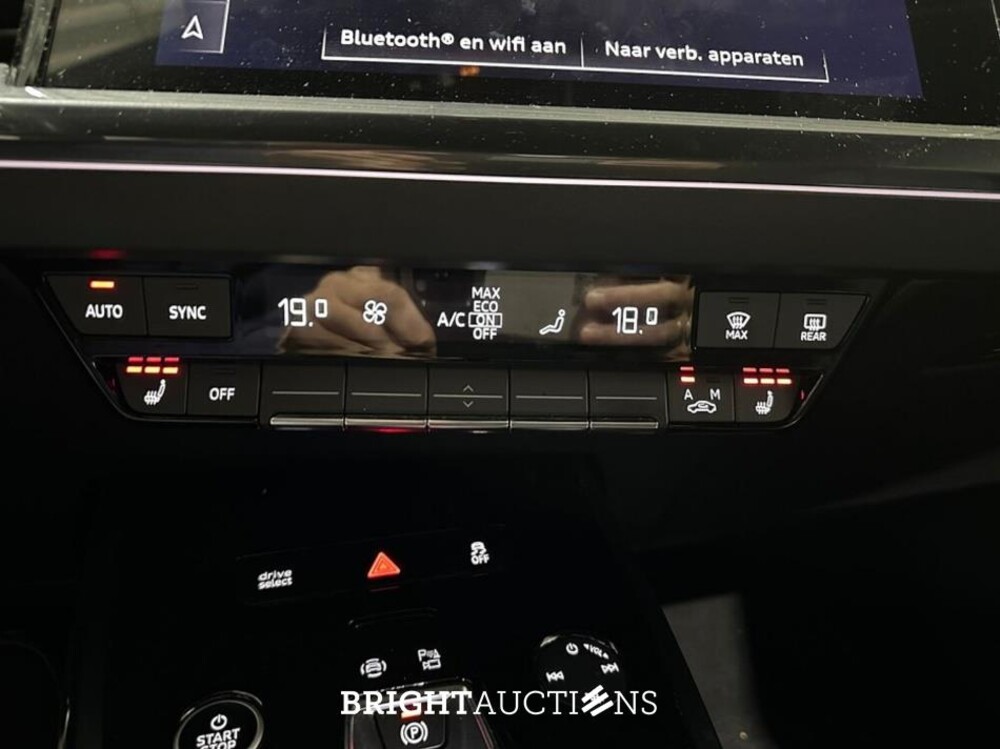 Audi Q4 e-tron 40 Launch edition S Competition 77 kWh 204pk 2022 (Origineel-NL), P-395-JS