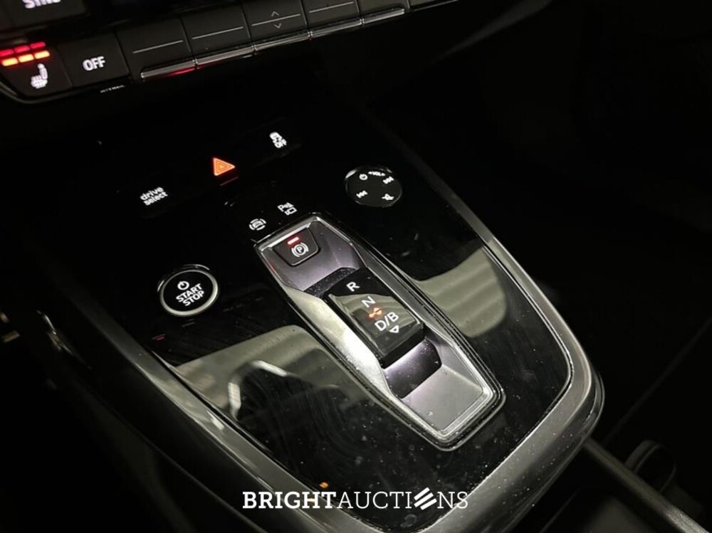 Audi Q4 e-tron 40 Launch edition S Competition 77 kWh 204pk 2022 (Origineel-NL), P-395-JS