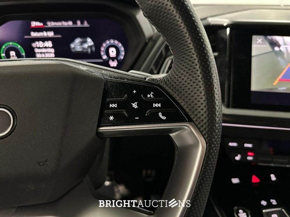 Audi Q4 e-tron 40 Launch edition S Competition 77 kWh 204pk 2022 (Origineel-NL), P-395-JS