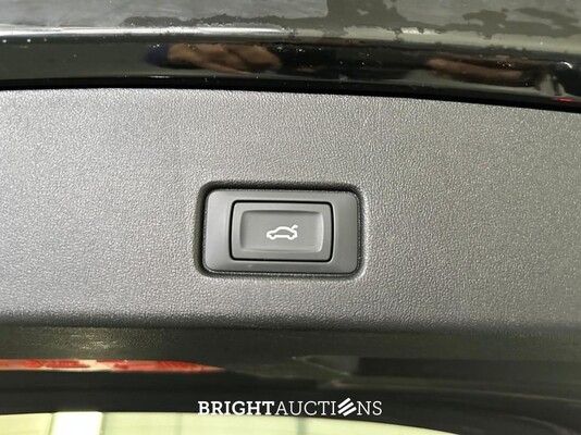Audi Q4 e-tron 40 Launch edition S Competition 77 kWh 204pk 2022 (Origineel-NL), P-395-JS