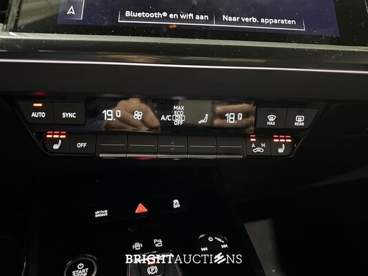 Audi Q4 e-tron 40 Launch edition S Competition 77 kWh 204pk 2022 (Origineel-NL), P-395-JS