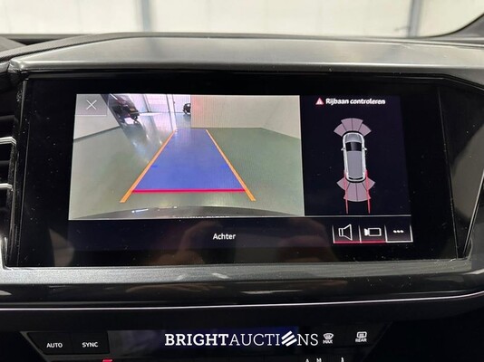 Audi Q4 e-tron 40 Launch edition S Competition 77 kWh 204pk 2022 (Origineel-NL), P-395-JS