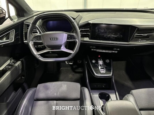 Audi Q4 e-tron 40 Launch edition S Competition 77 kWh 204pk 2022 (Origineel-NL), P-395-JS