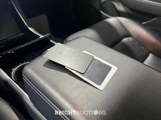 Tesla Model 3 Standard RWD Plus 60 kWh 238pk 2020 (Origineel-NL), H-529-JL
