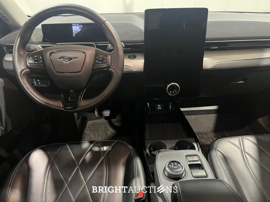 Ford Mustang RWD 75 kWh 269pk 2021 (Origineel-NL), N-046-TF