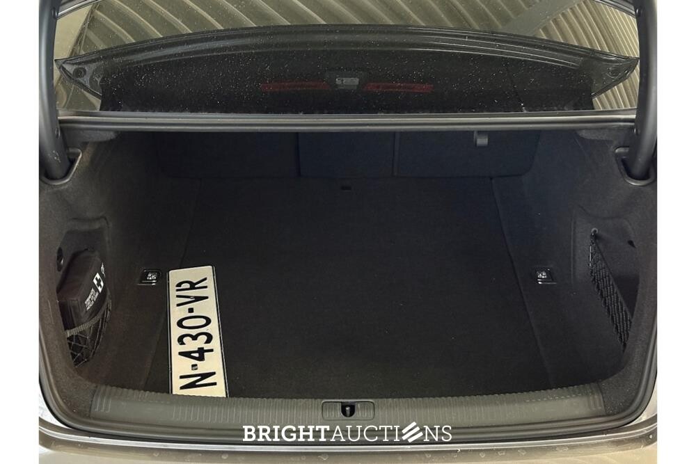 Audi A4 35 S edition Competition TFSI 149pk 2022 (Origineel-NL), N-430-VR