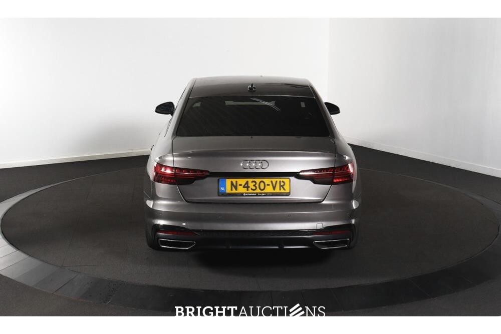 Audi A4 35 S edition Competition TFSI 149pk 2022 (Origineel-NL), N-430-VR