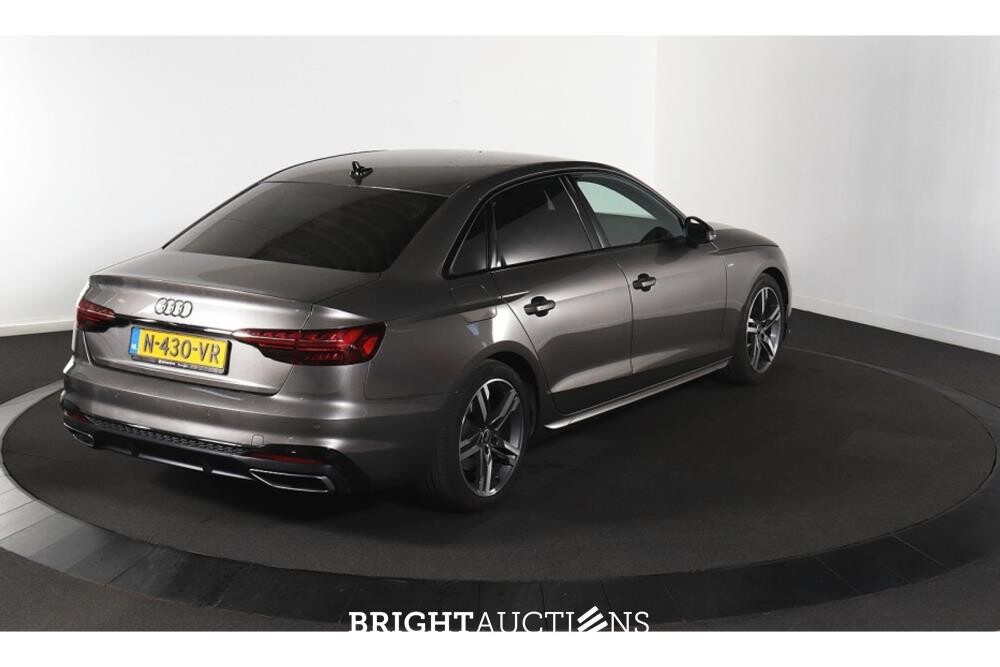 Audi A4 35 S edition Competition TFSI 149pk 2022 (Origineel-NL), N-430-VR
