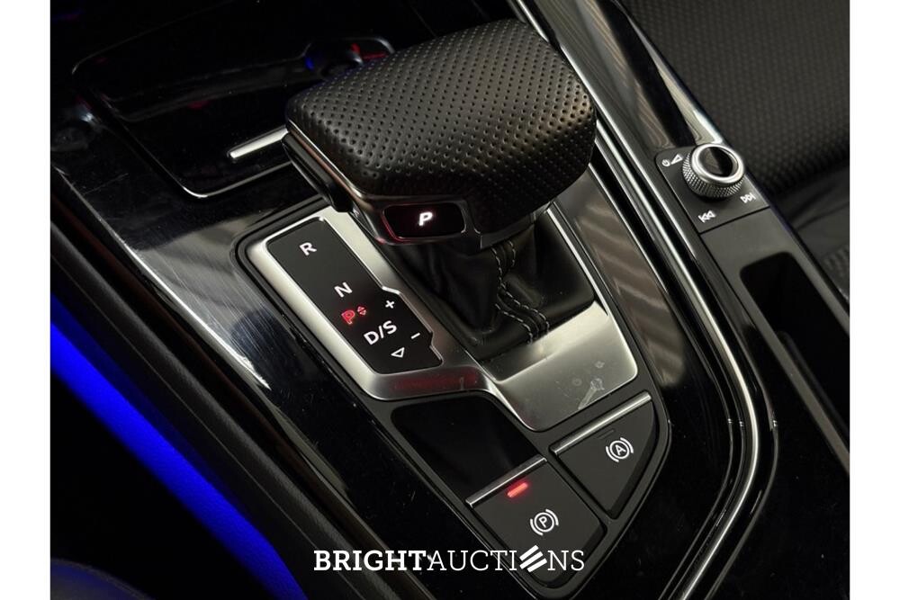 Audi A4 35 S edition Competition TFSI 149pk 2022 (Origineel-NL), N-430-VR