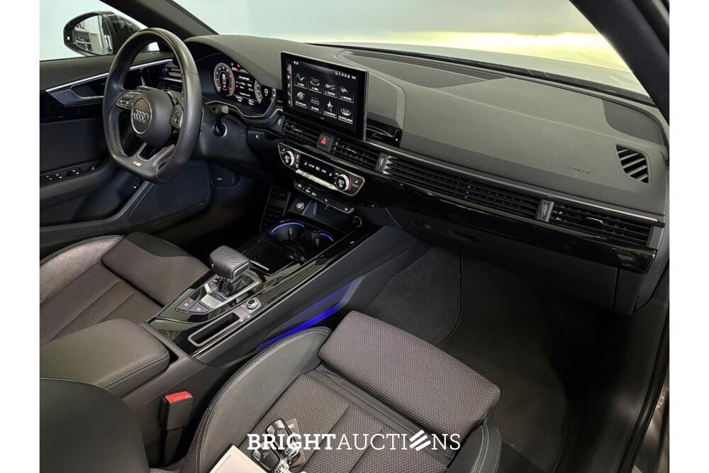 Audi A4 35 S edition Competition TFSI 149pk 2022 (Origineel-NL), N-430-VR