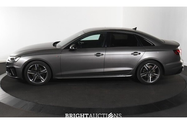 Audi A4 35 S edition Competition TFSI 149pk 2022 (Origineel-NL), N-430-VR