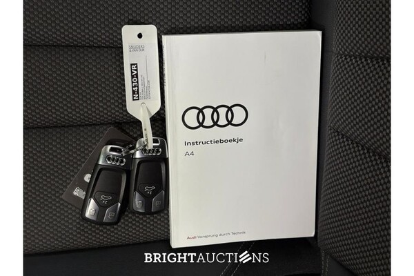 Audi A4 35 S edition Competition TFSI 149pk 2022 (Origineel-NL), N-430-VR