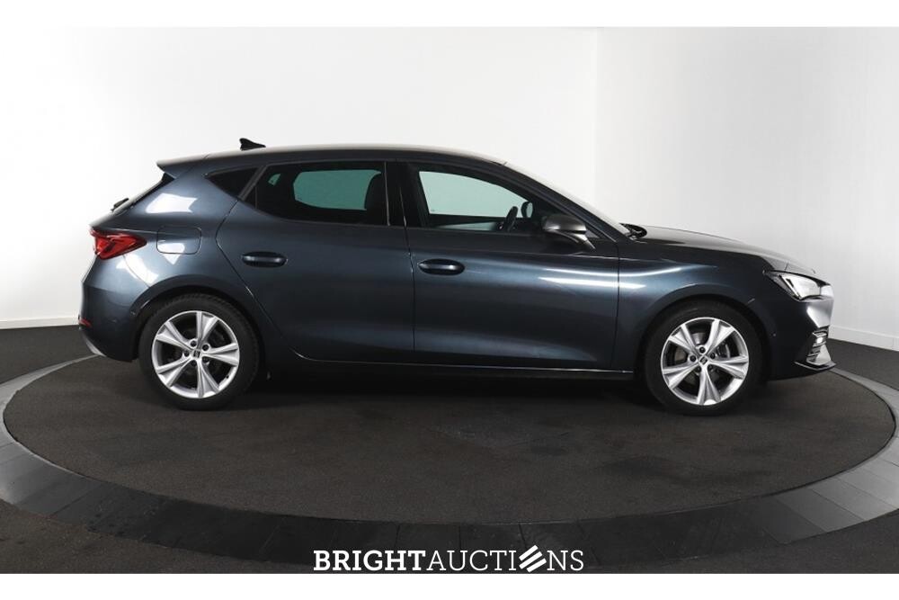 SEAT Leon FR Business Intense 2.0 TDI 149pk 2022 (Origineel-NL), N-404-VD