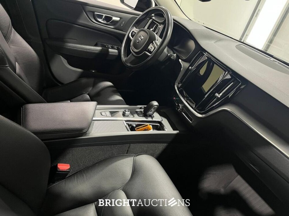 Volvo V60 B3 Momentum Advantage 2.0 163pk 2021 (Origineel-NL), K-537-TV