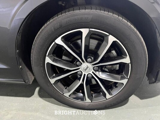 Volvo V60 B3 Momentum Advantage 2.0 163pk 2021 (Origineel-NL), K-537-TV