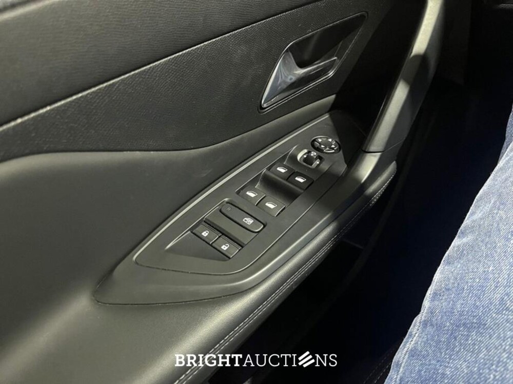 Peugeot 308 Allure Pack Business 1.2 PureTech 131pk 2022 (Origineel-NL), P-824-HN