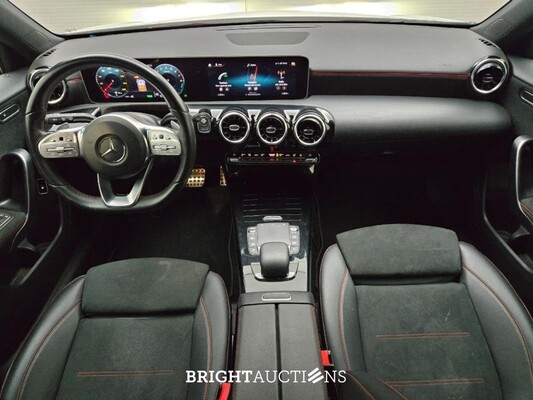 Mercedes-Benz A250 e Business Solution AMG Limited 262pk 2020 A-klasse, Z-645-DJ