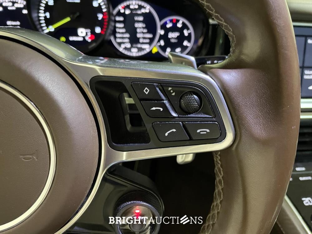Porsche Panamera Sport Turismo 2.9 V6 4 E-Hybrid 462pk 2018, J-339-PD